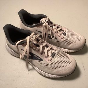 Brooks Launch 8 nearly new! Women’s 8.5
